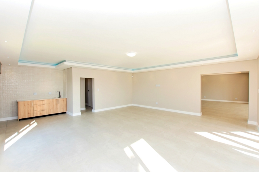 5 Bedroom Property for Sale in Myburgh Park Western Cape
